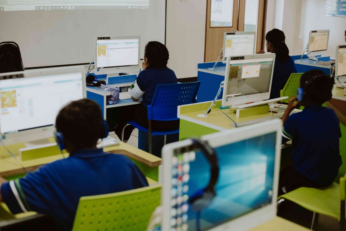 Panduan Lengkap Literasi Digital dan Keamanan Online untuk Pelajar