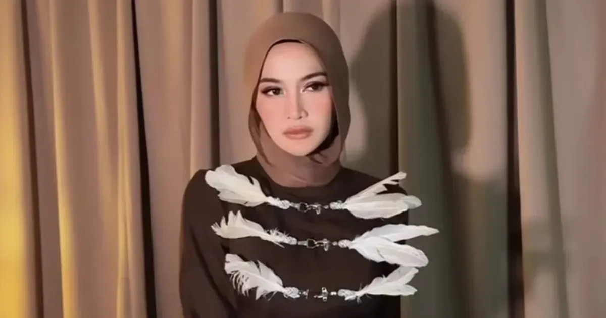 Mahalini Berhijab: Transformasi Gaya yang Memikat Penggemar