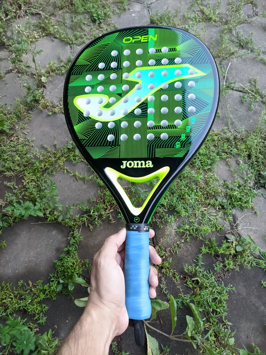 Main padel pertama kali, gear apa yang benar-benar perlu dibeli?