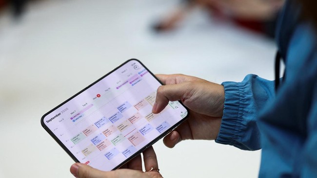 iPhone Duo Pre-Order Ludes, Pengiriman Molor dan Harga Calo Meledak