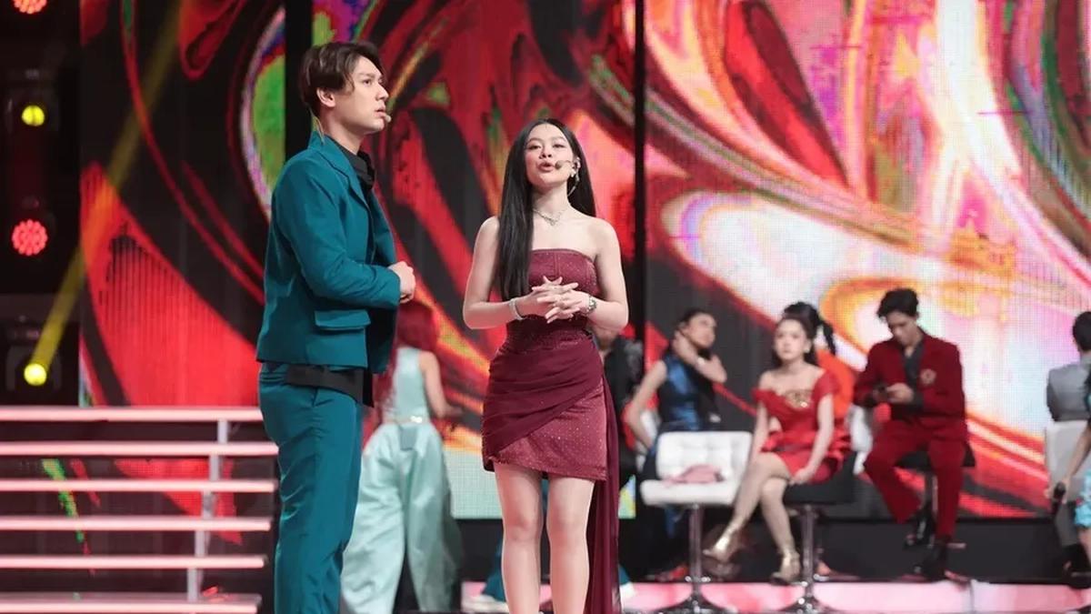Rutinitas Makeup Lengkap Sebelum Tampil di Panggung