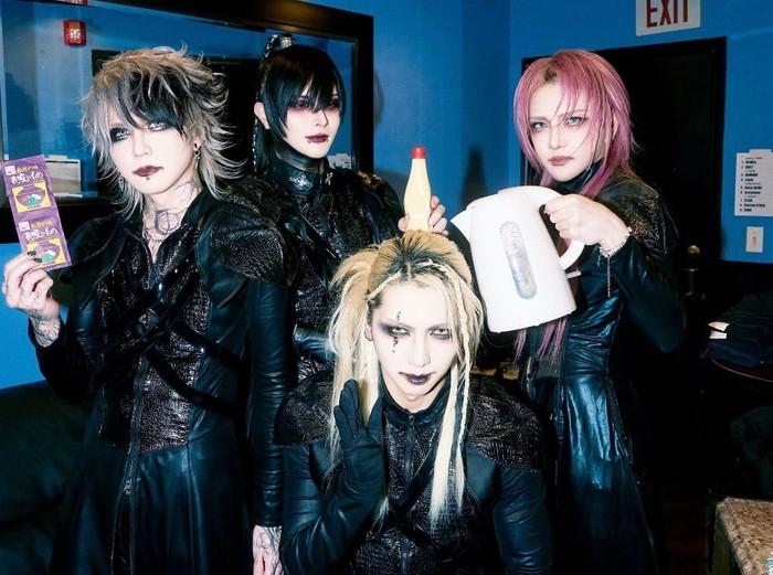 Dari Hyunbaek Core hingga Visual Kei: Peta Subkultur Fashion Asia yang Viral