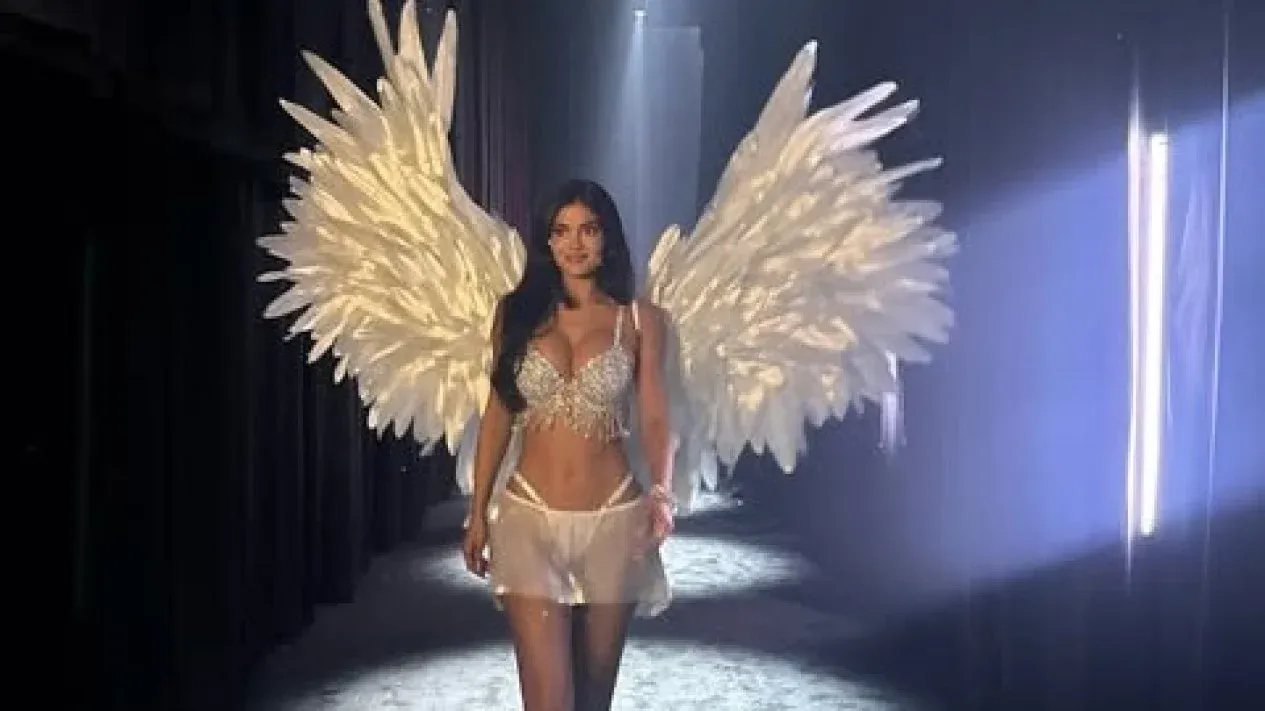 Fantasy Bra Termahal dan Debut Runway Kylie Jenner