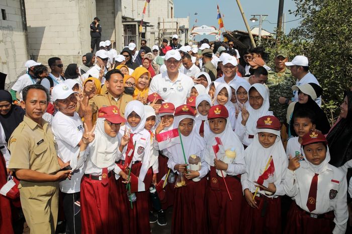 Penanaman 200 Hektar Mangrove di Demak: Taruhan Besar Menahan Laju Laut Pantura