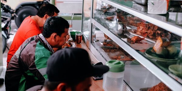 Utang dan Stres Finansial: Cara Menjaga Kesehatan Mental