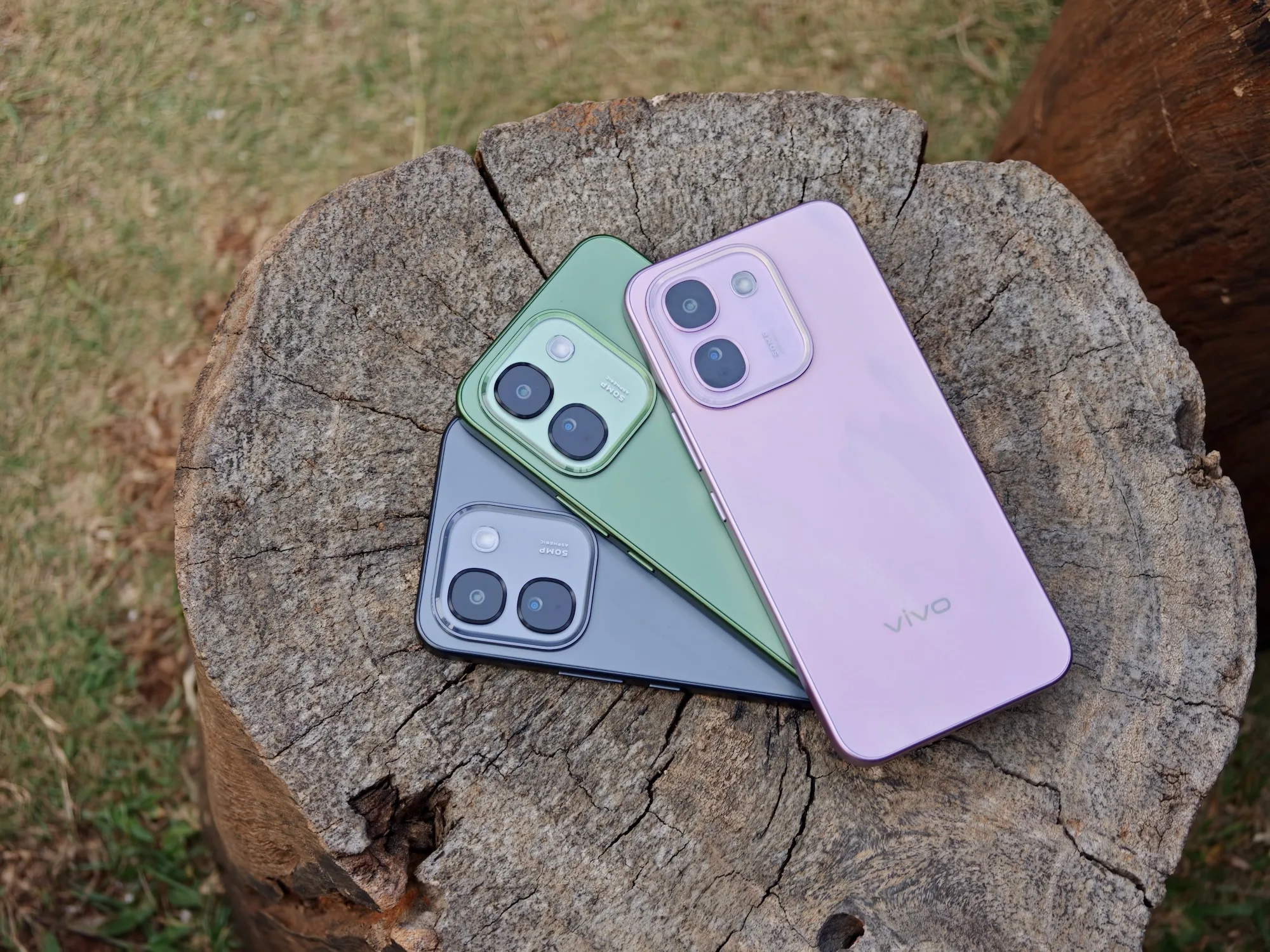 Vivo V80 Lite 5G: Ponsel Baterai 10.000 mAh dengan Reverse Charging