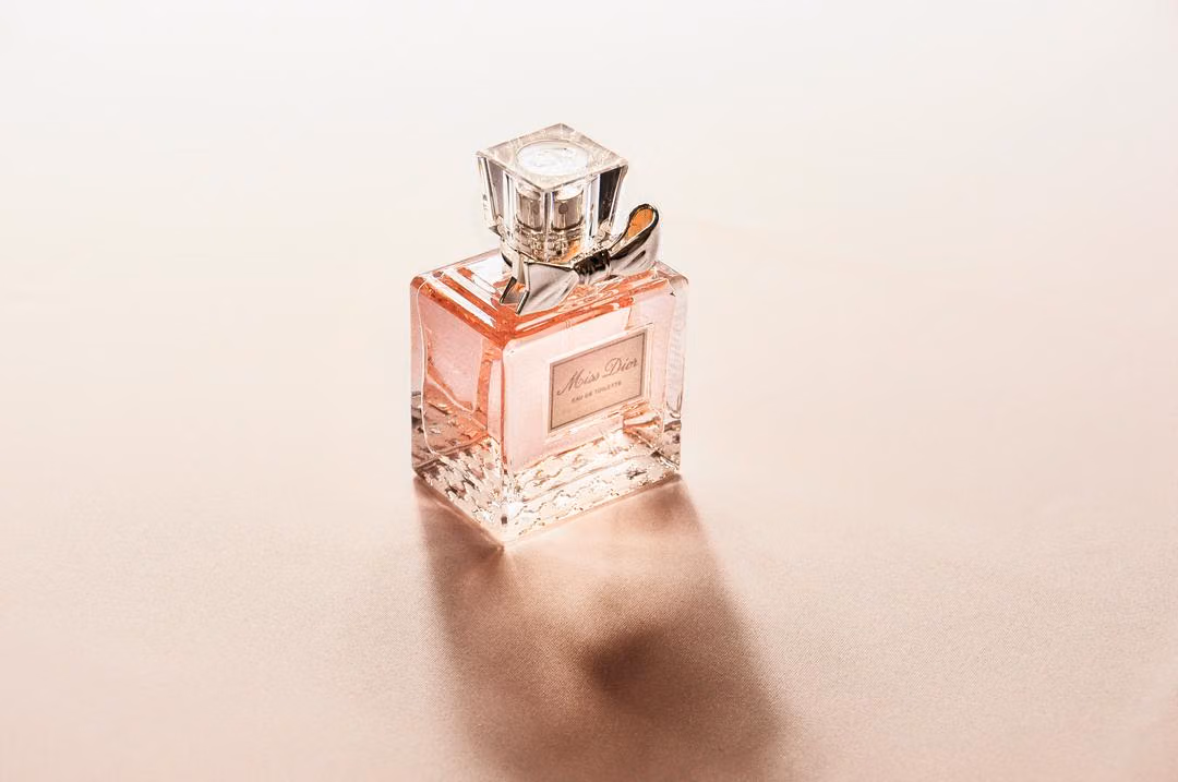 9 Parfum Wanita Tahan Lama dengan Harga Terjangkau
