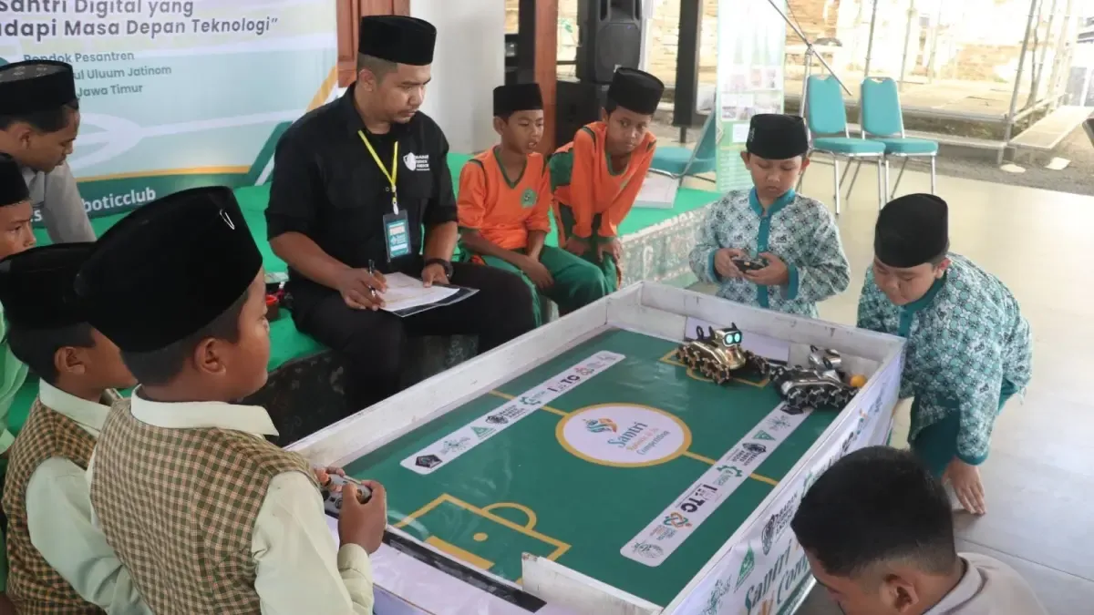 Kompetisi Robot Soccer di Pesantren dan Lompatan Literasi STEM Santri