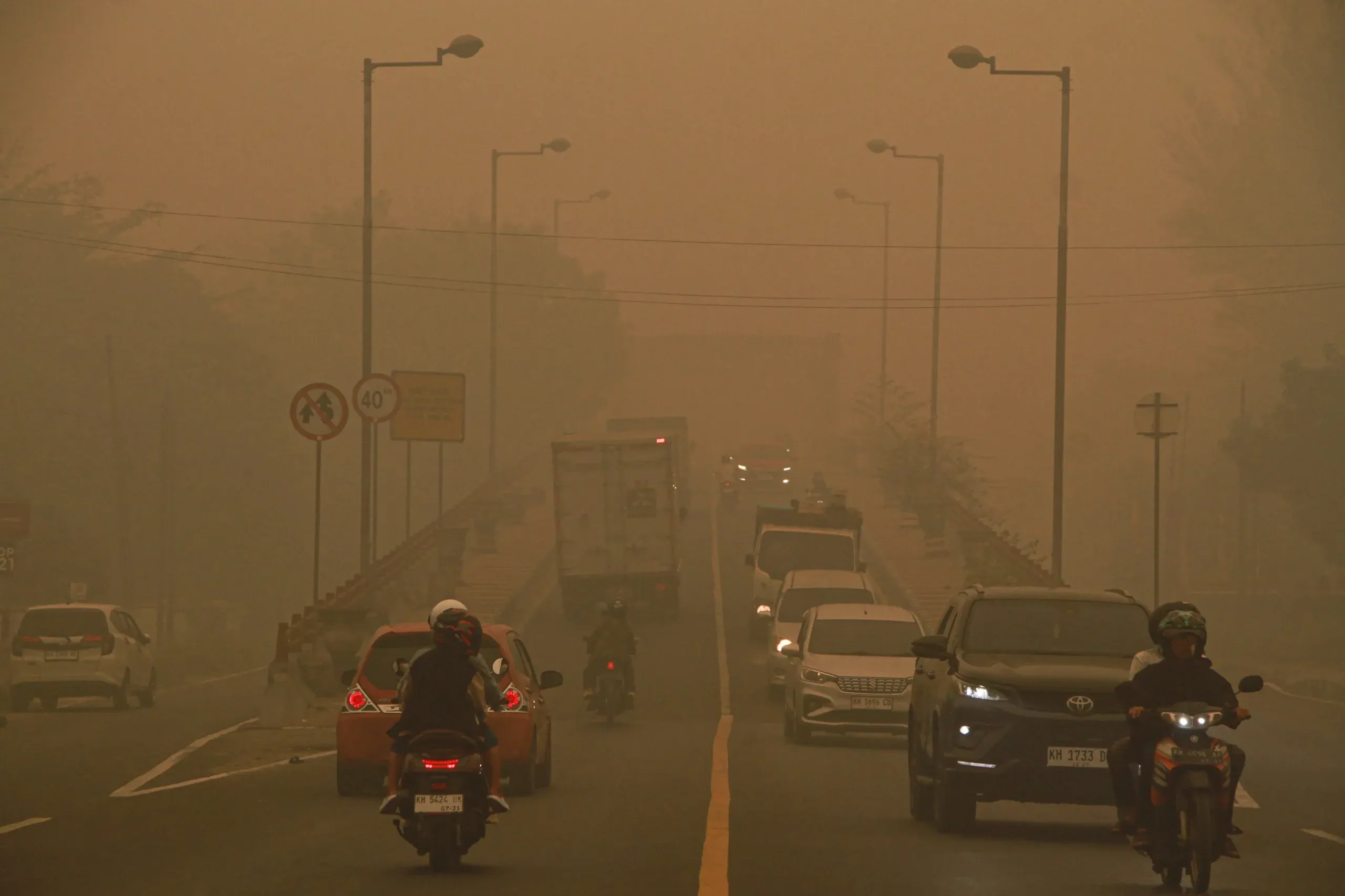 Kabut Asap Lintas Batas: Krisis Lingkungan yang Mengguncang Kawasan
