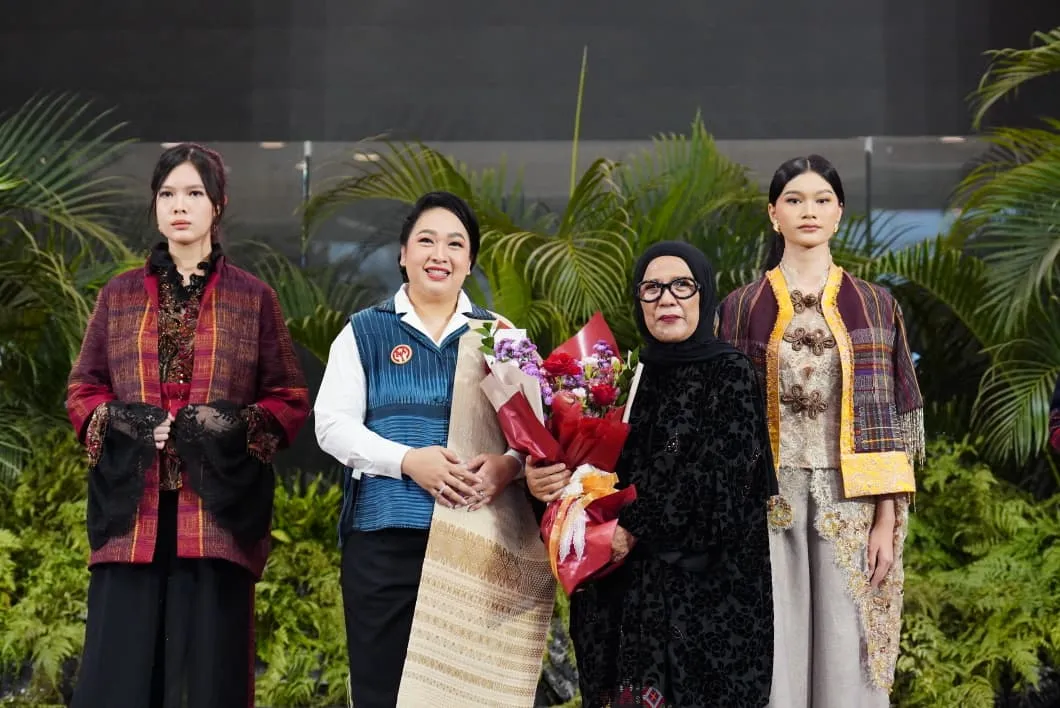 Kain Ulos Tradisional Menjadi Simbol Mode Internasional di Medan Fashion Culture Festival