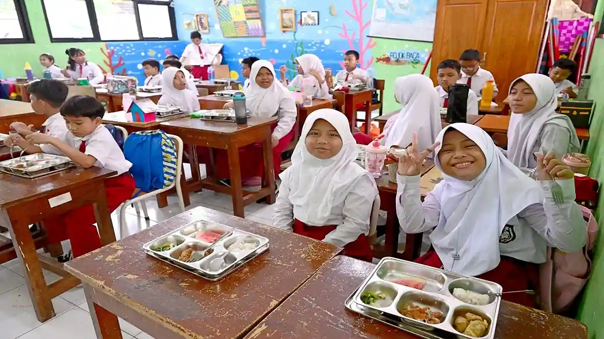 Standar Keamanan Pangan Program Makan Bergizi di Sekolah
