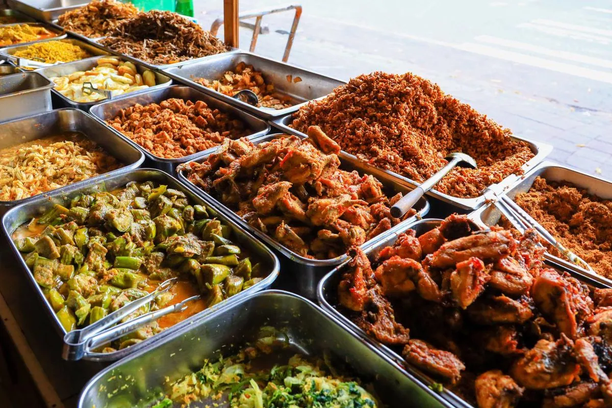 Makanan Jalanan Favorit yang Perlu Diwaspadai