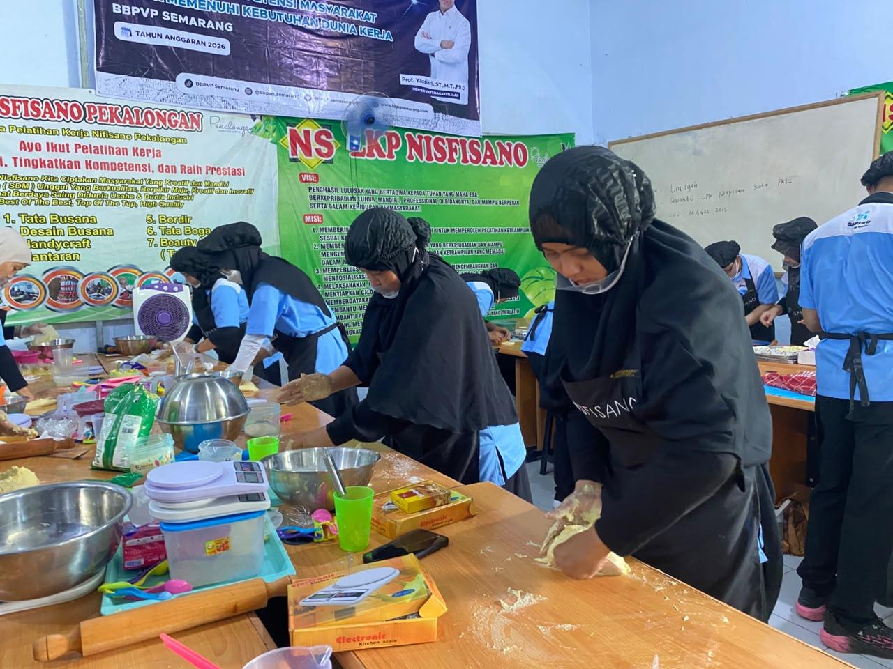 Program Pelatihan Usaha Makanan Jalanan yang Mengubah Hidup Warga