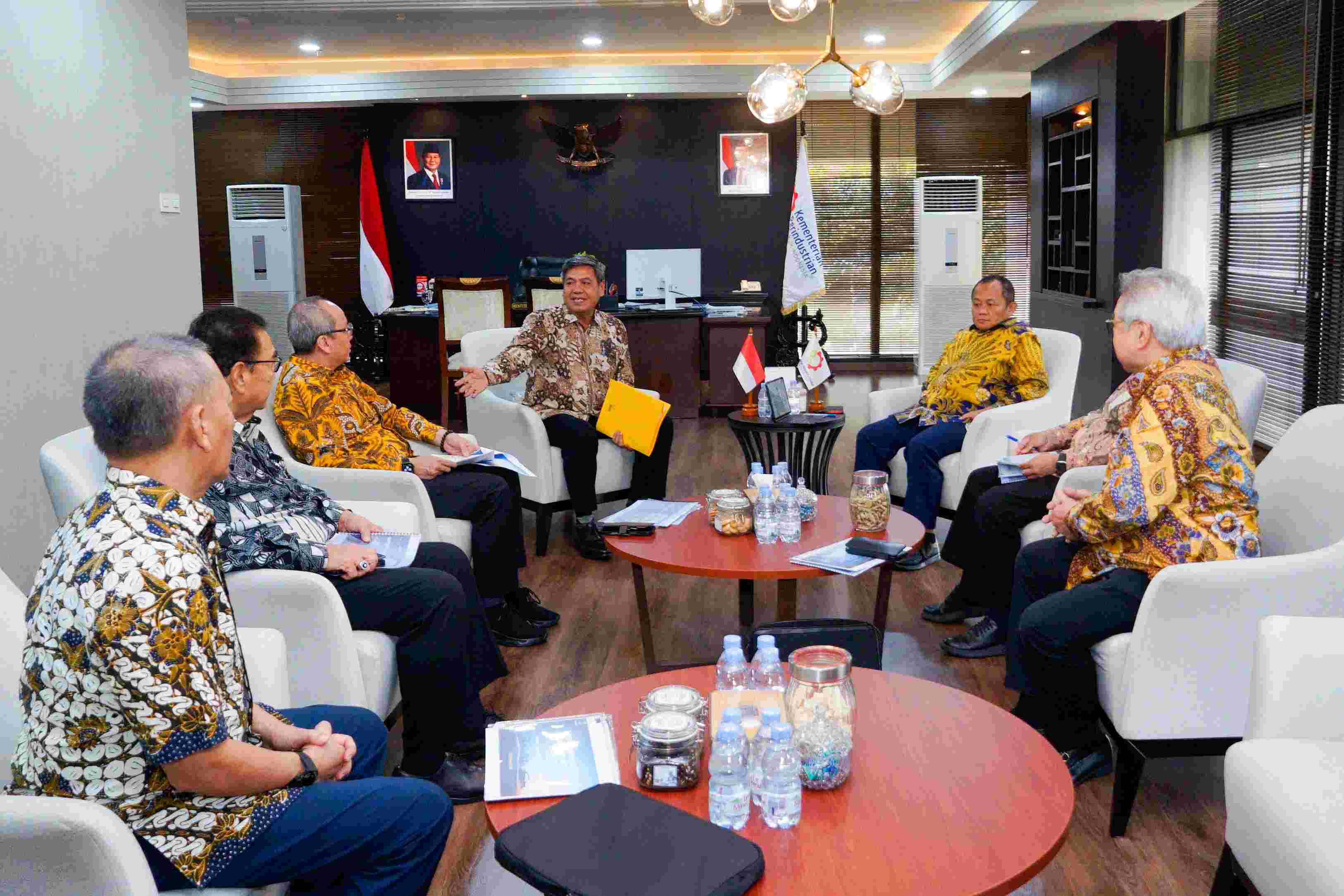 Mobil Hybrid Bebas Ganjil Genap: Insentif yang Mengubah Cara Kita Menghitung Biaya Kepemilikan