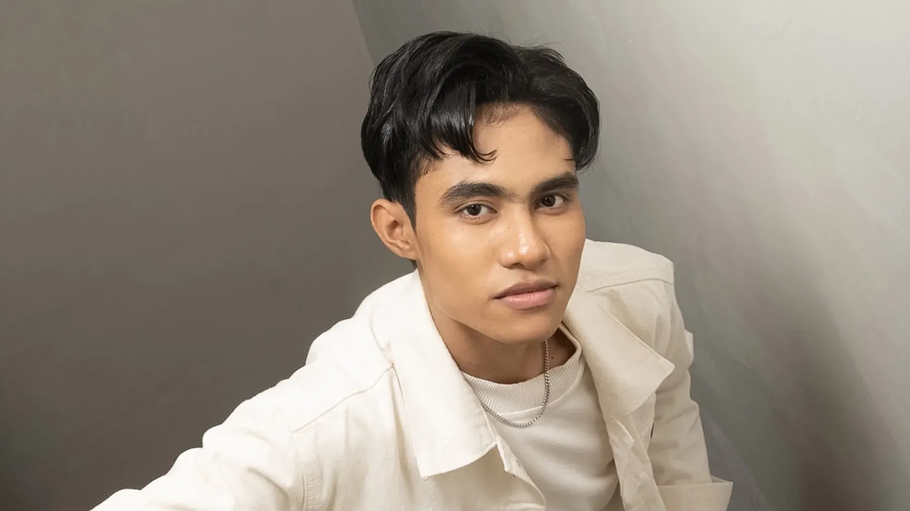 Empat Artis Pop Muda Menyanyikan Cinta Pertama dan Pencarian Jati Diri