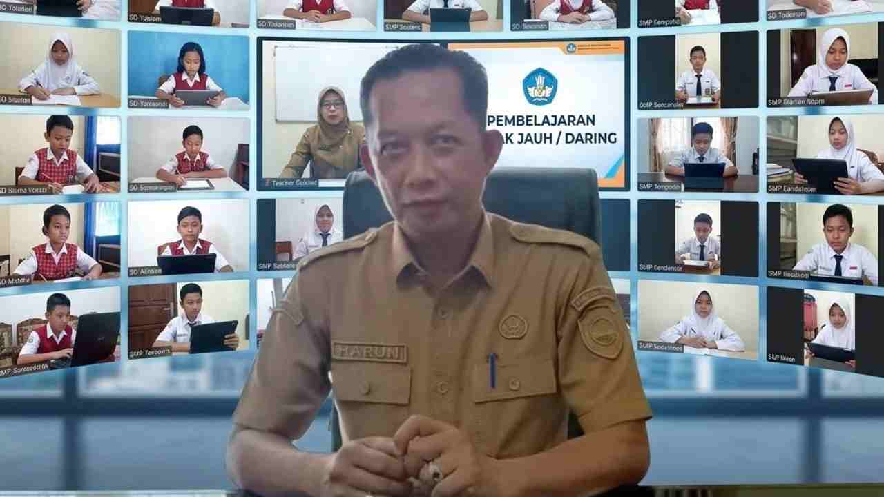 Panduan Orang Tua Mendampingi Anak Belajar Jarak Jauh saat Krisis Kualitas Udara
