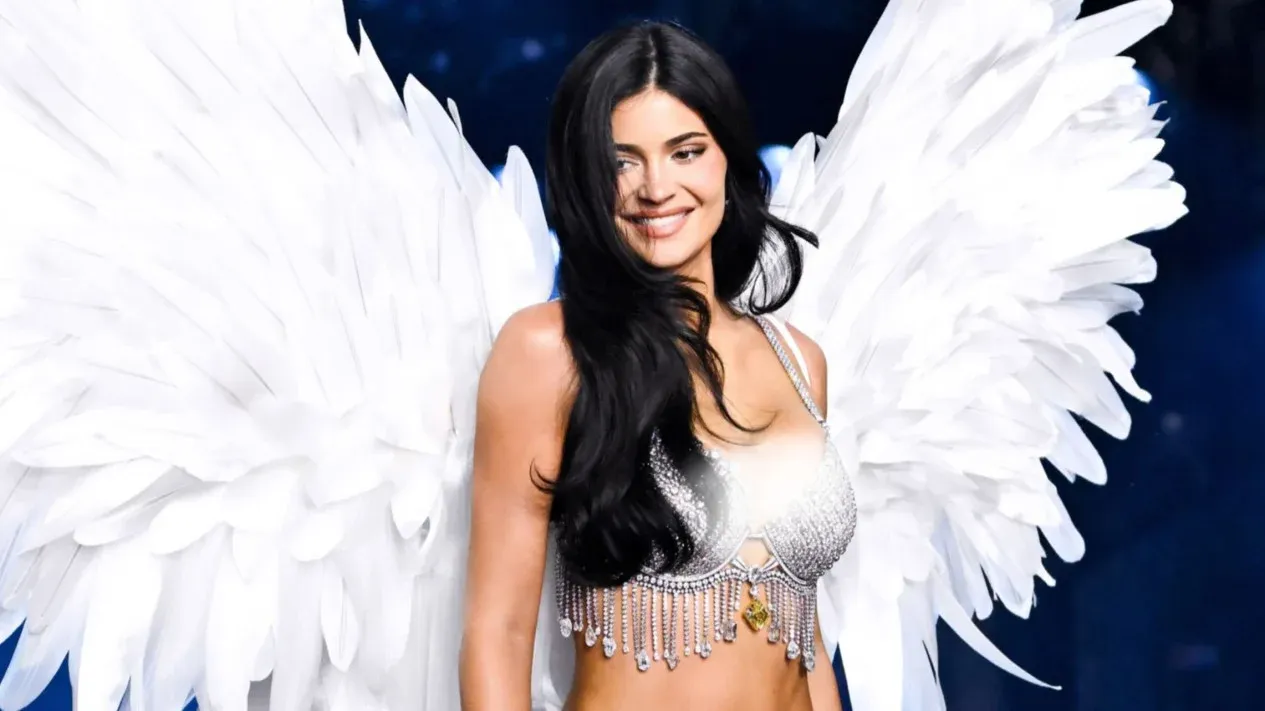 Fantasy Bra Kylie Jenner: Ribuan Jam Kerajinan Tangan Bernilai Fantastis