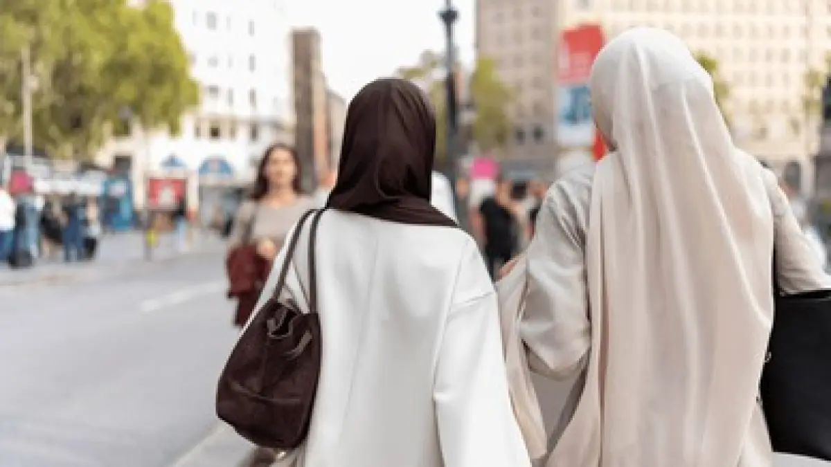 Gaya Hidup Halal Gen Z: Dari Fashion ke Keuangan Syariah