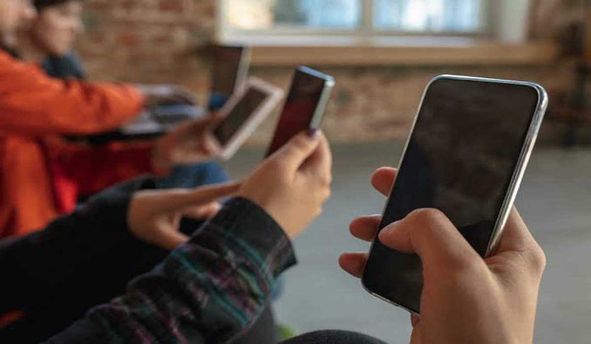 Apple Perketat App Store terhadap AI Nudifikasi dan Penyamaran