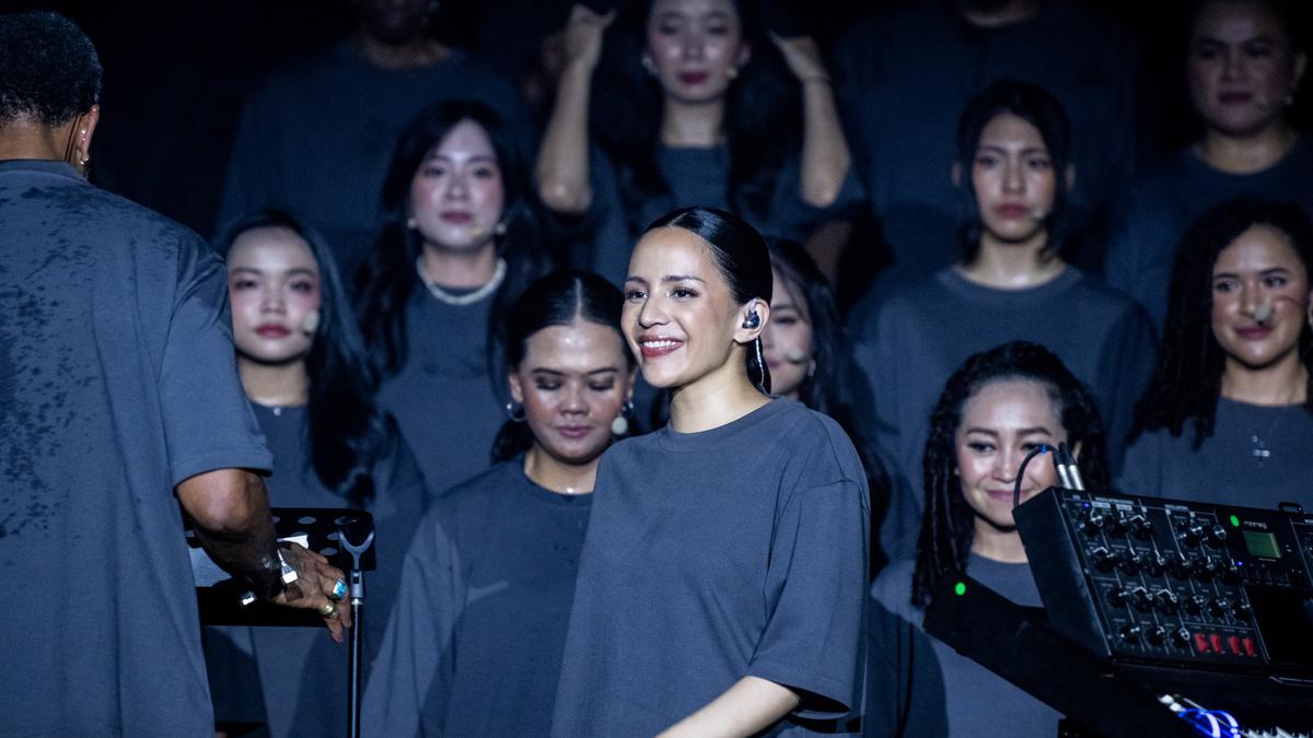 Panggung Imersif dan Kolaborasi Global di Konser Ye GBK