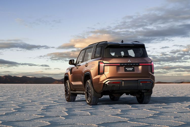 Pajero Generasi Kelima Resmi Meluncur: Varian dan Strategi Global
