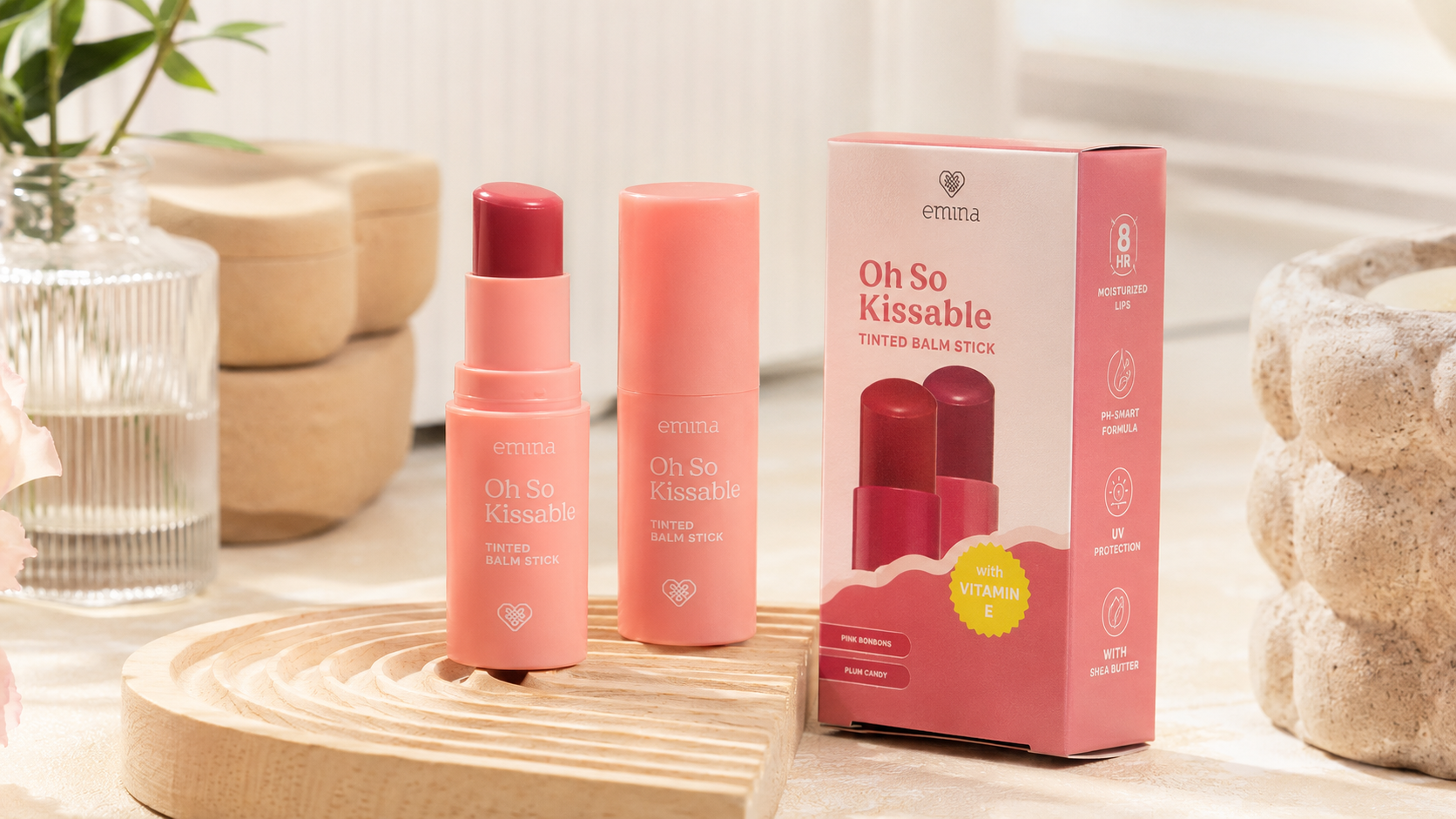 Emina Tinted Lip Balm vs Vaseline Lip Therapy: Mana untuk Bibir Keringmu?