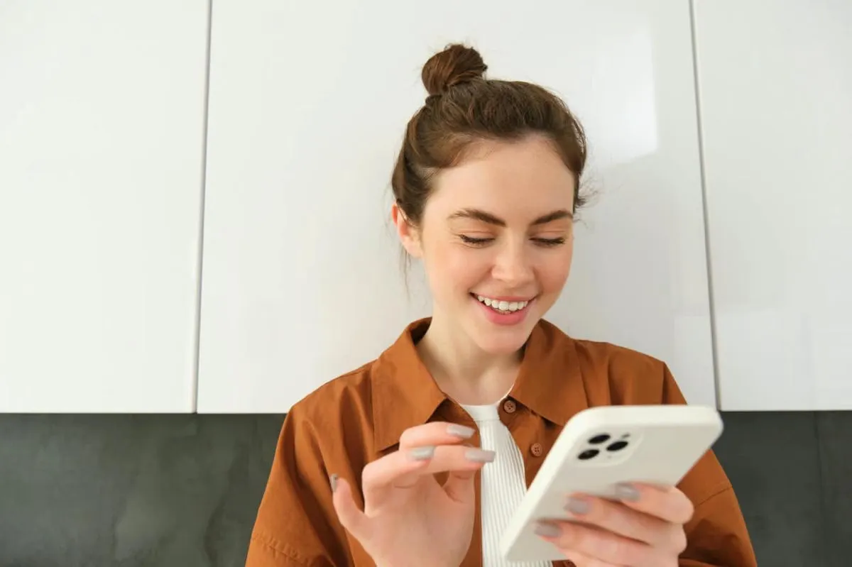 Bloomscrolling: Alternatif Sehat Mengganti Doomscrolling