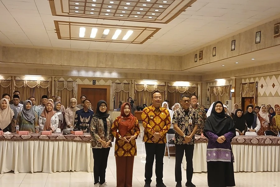 Menemani Bukan Melarang: Strategi Orang Tua Melindungi Anak di Ruang Digital