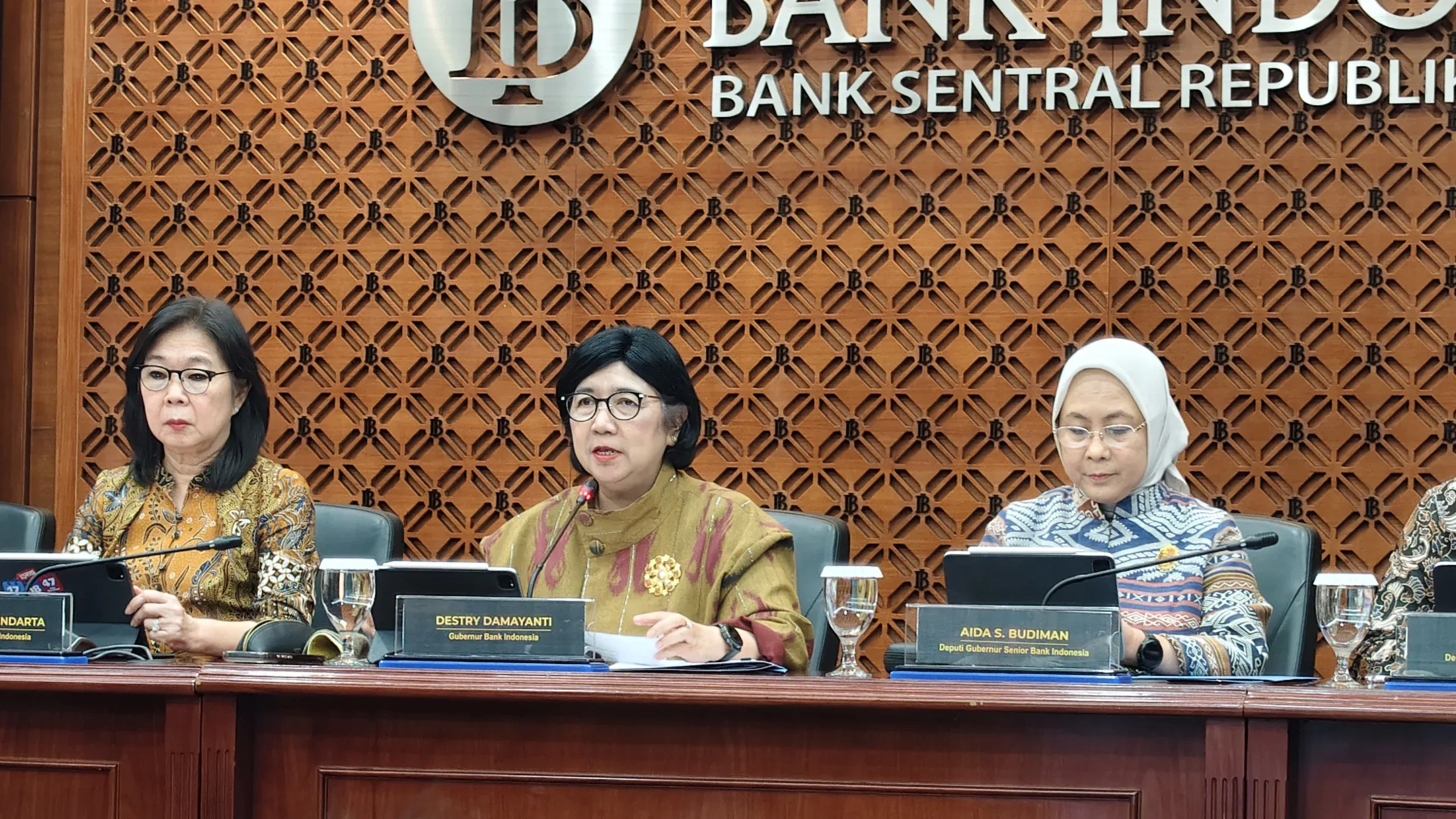 BI Tahan Suku Bunga 5,75%: Pertahanan Rupiah di Tengah Tekanan Global