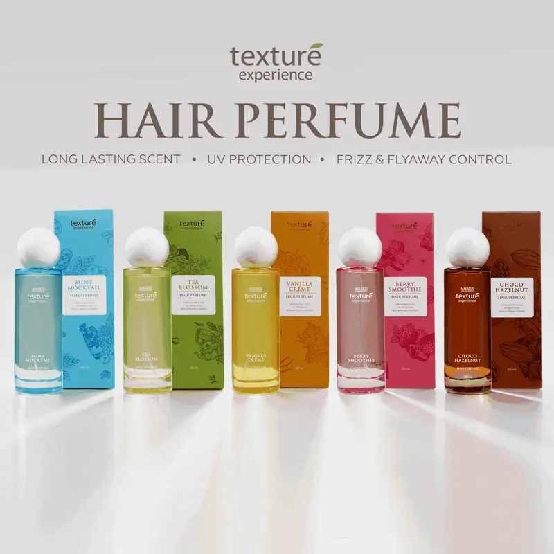 Lima botol Makarizo Texture Experience Hair Perfume berjajar bersama kotaknya: Mint Mocktail, Tea Blossom, Vanilla Crème, Berry Smoothie, dan Choco Hazelnut