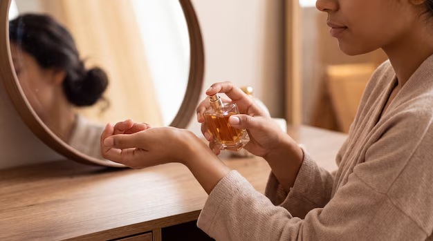 Cara Membuat Parfum Tahan Lama di Cuaca Panas