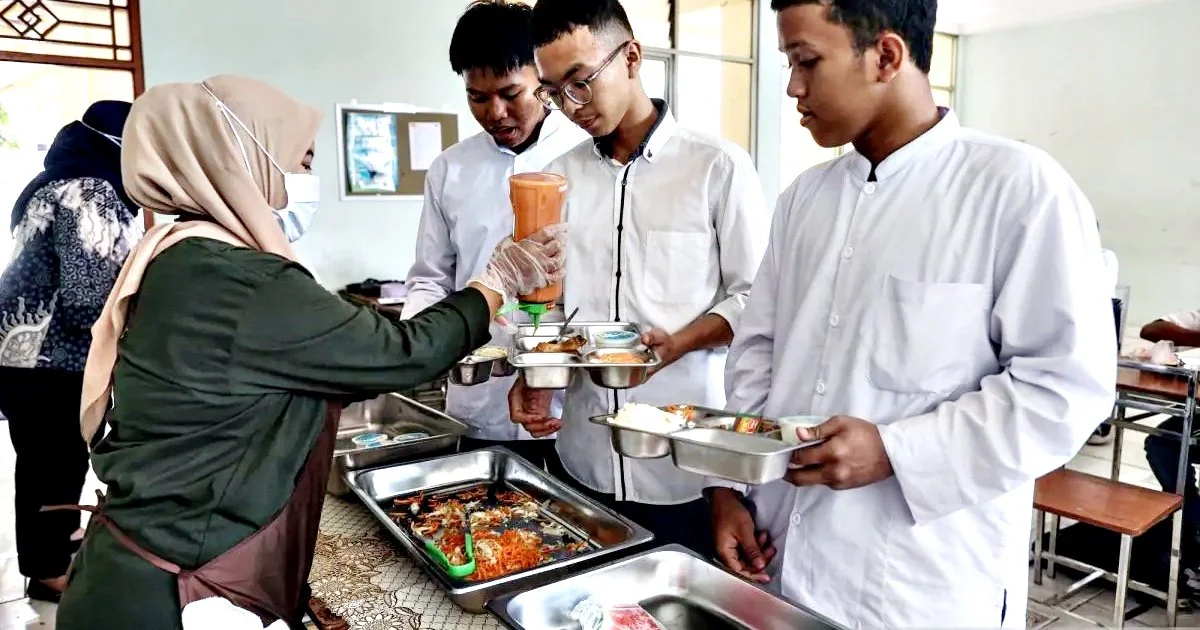 MBG Prasmanan di Sekolah: Fleksibilitas Porsi, Harga Waktu Belajar