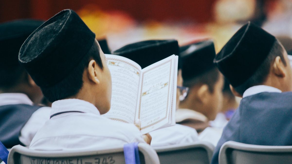 Pesantren Menyiapkan Santri Menguasai AI Tanpa Melepas Adab