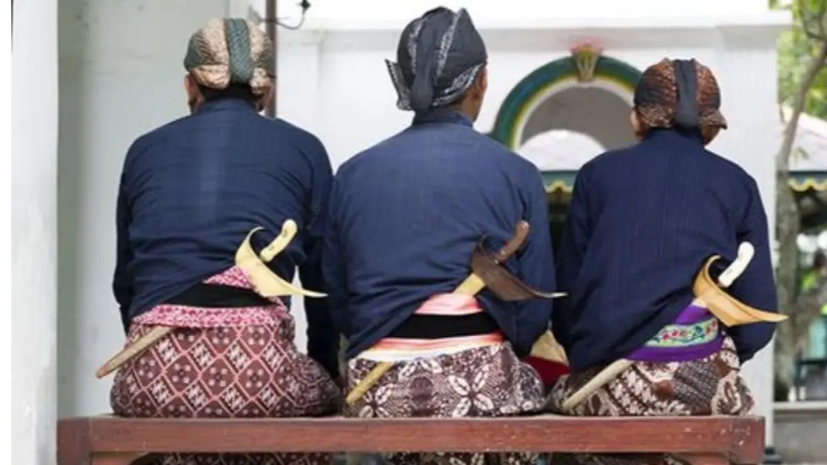 Kepribadian yang Tersenyum di Luar, Penuh Beban di Dalam