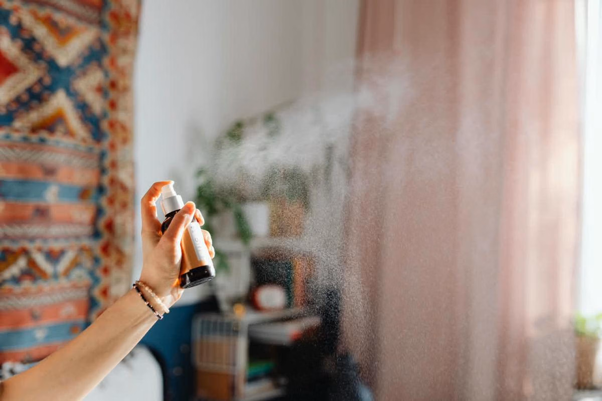 Extrait vs Body Mist: Mana yang Paling Cocok untuk Aktivitas Harianmu?