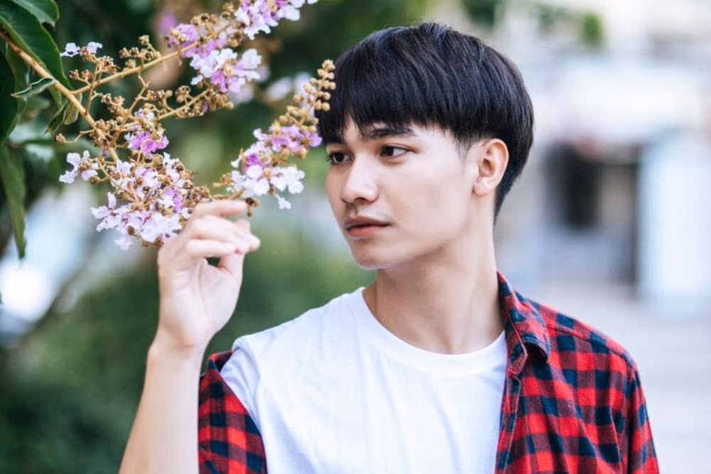 Fade, Taper, dan Poni: Panduan Potongan Rambut Pria Modern