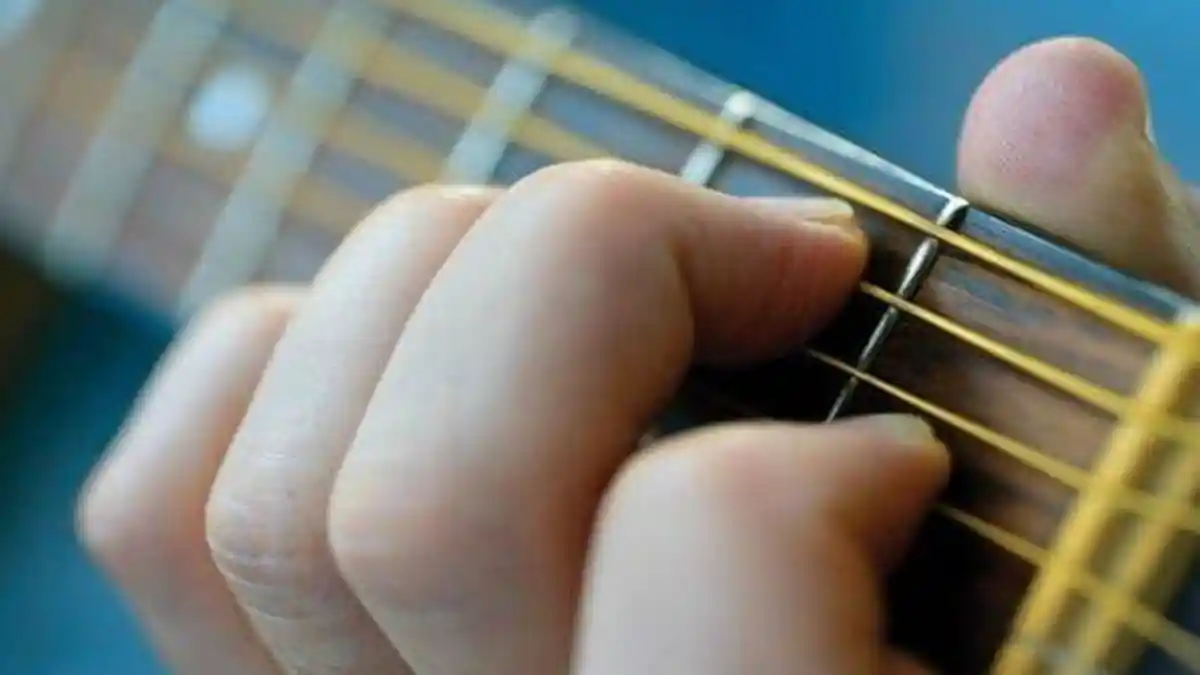 Tiga Lagu tentang Cinta dan Pengorbanan Keluarga