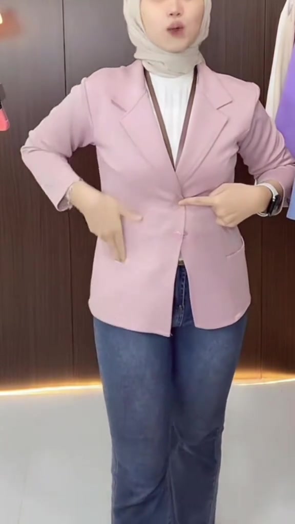 Blazer Kerja Wanita Bukan Cuma Baju Interview, asal Pilihnya Benar