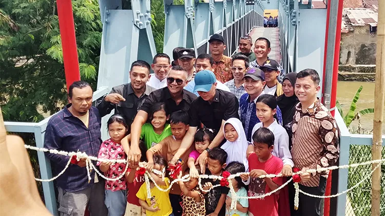 Jalan dan Jembatan Lokal yang Memendekkan Jarak Warga