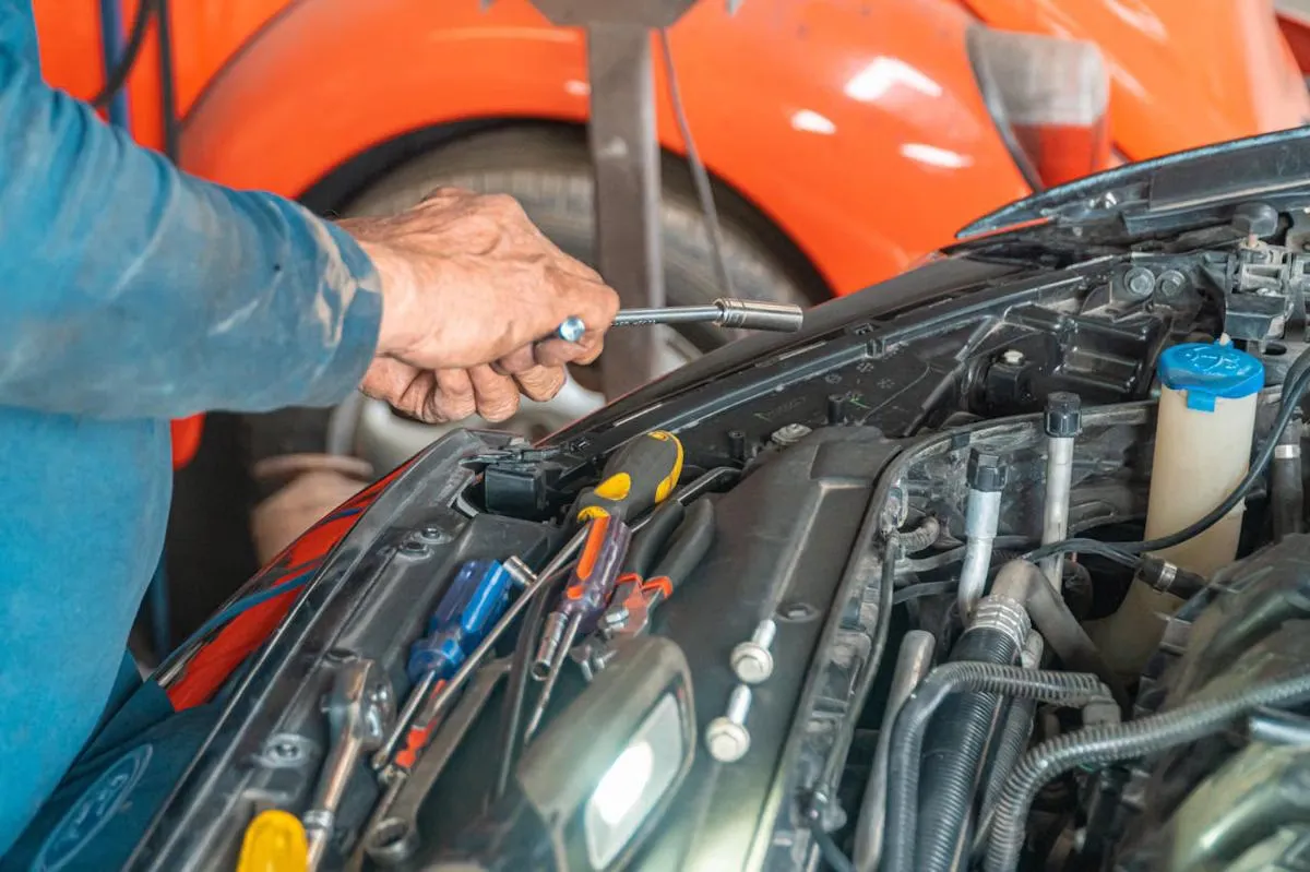 Busi dan Kabel Busi Bermasalah: Cara Cegah Mesin Overheat