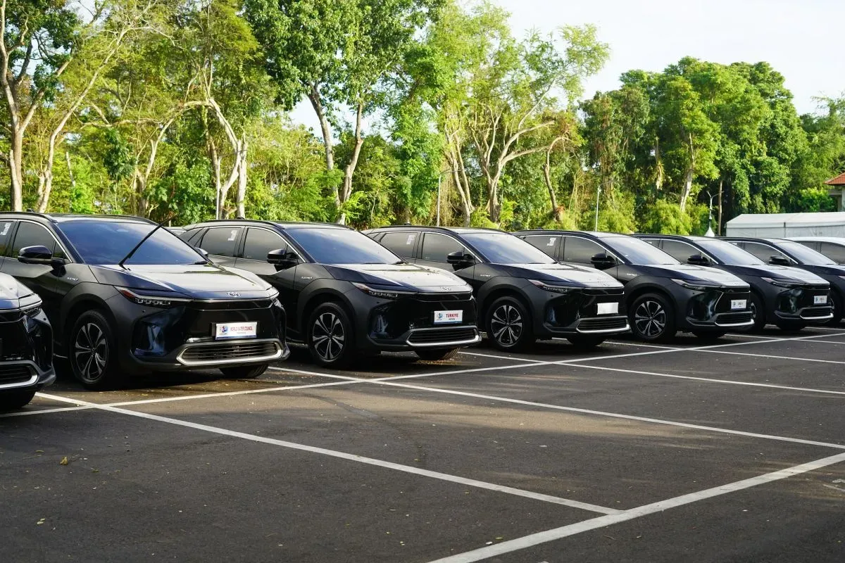 Mobil Hybrid Bebas Ganjil Genap: Insentif Ramah Lingkungan yang Patut Dikawal
