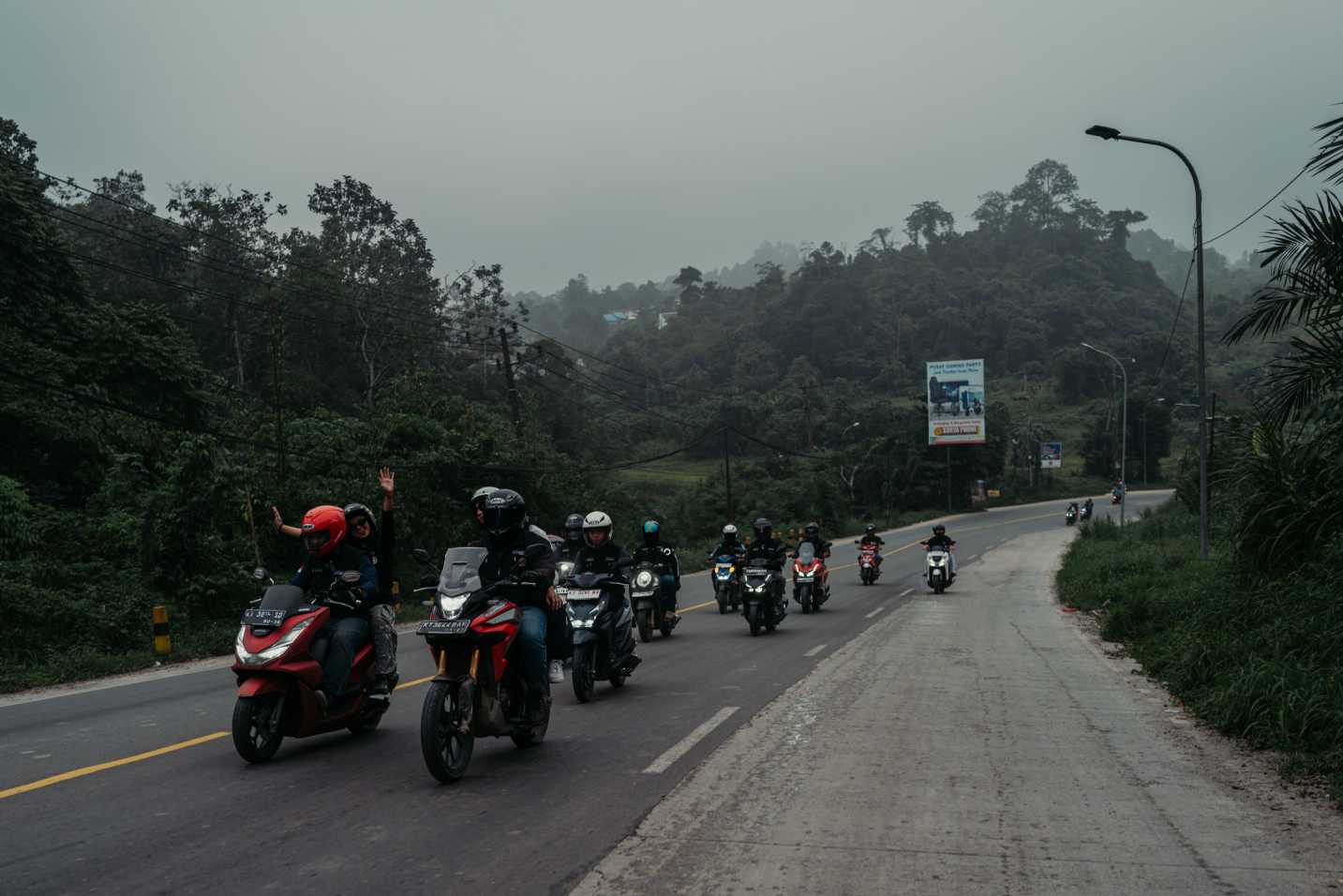 Tips Berkendara Aman Jarak Jauh dari Dealer Resmi untuk Bikers