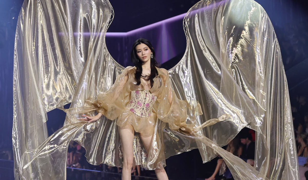 Selebriti Memukau di Panggung Fashion Show dengan Penampilan Spektakuler