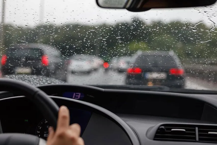 Persiapan Lengkap Mobil Memasuki Musim Hujan