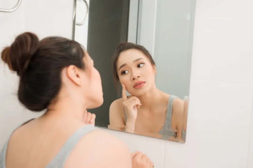Mengapa Otot Wajah Mengendur dan Skincare Saja Tidak Cukup
