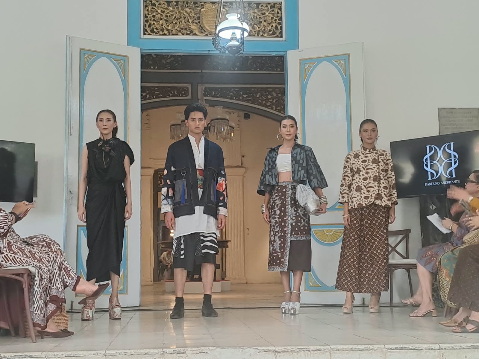 Panggung Batik yang Membuka Ruang bagi Semua Talenta