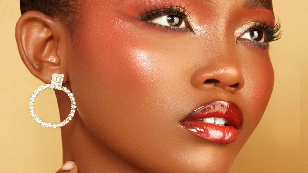Dewy Look Makeup: Panduan Riasan Natural yang Segar