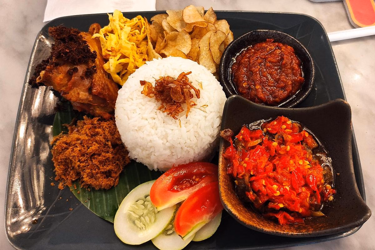 Petualangan Kuliner Pedas di Lima Kota: Panduan Wajib Pencinta Sambal