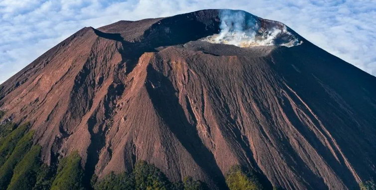Slamet Trail Run: Seleksi Atlet, Keselamatan, dan Pemulihan Wisata Guci