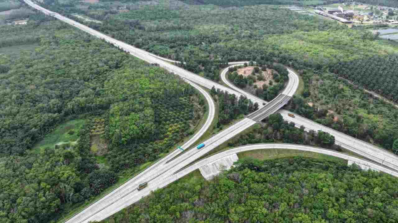 17 Juta Kendaraan Menguji Kesiapan Jalan Tol